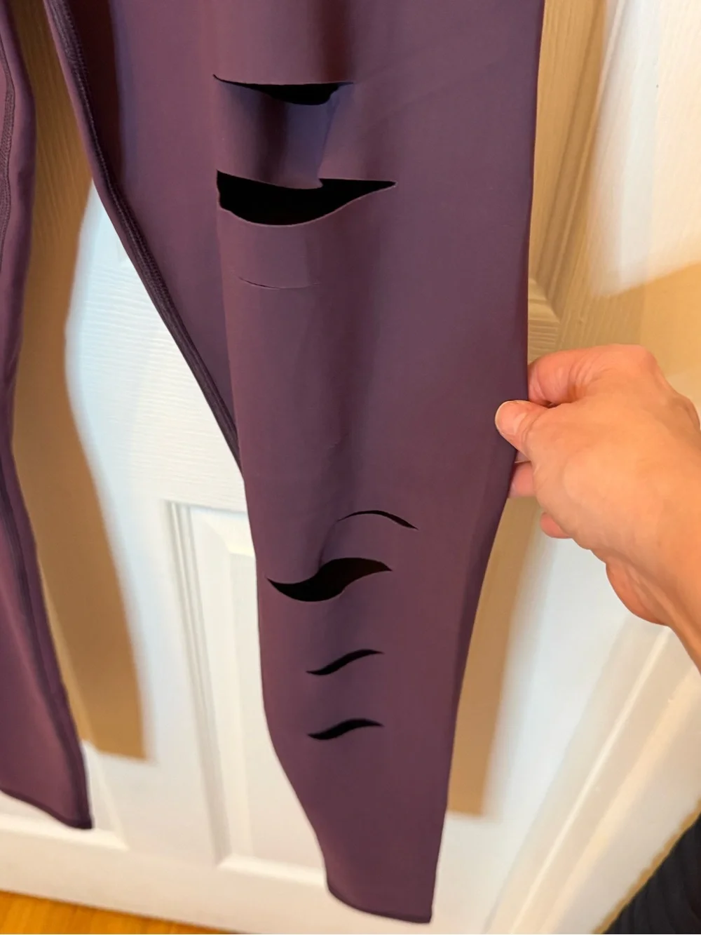 ALO Yoga Women’s Plum High-Waist Distressed Leggings - Size Large NWOT